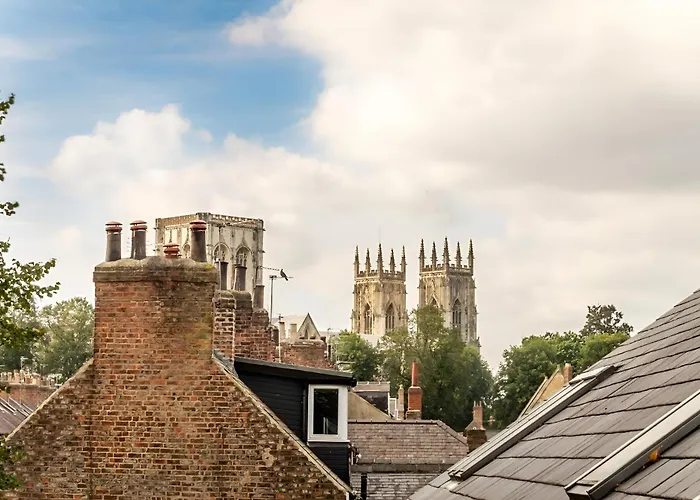 Modern In Quiet With Free Parking - Contemporary New Building