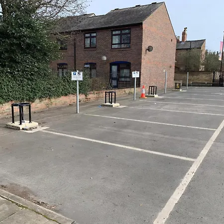 Apartment Modern In Quiet With Free Parking - Contemporary New Building York