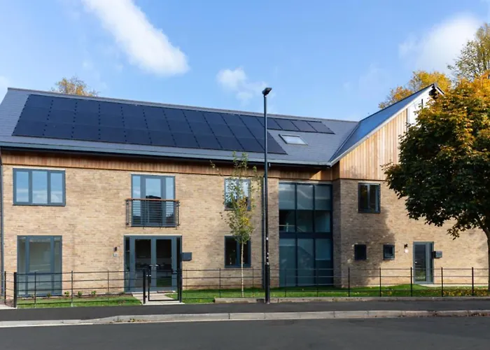 Modern In Quiet With Free Parking - Contemporary New Building