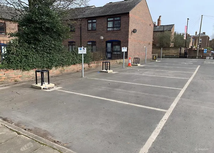 Apartman Modern In Quiet With Free Parking - Contemporary New Building York