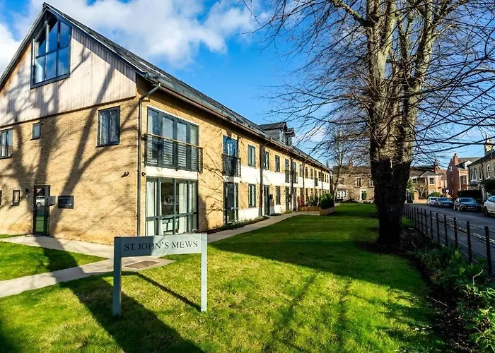 Modern In Quiet With Free Parking - Contemporary New Building